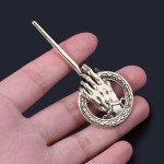 Movie Hand of the King Badge Brooch Song Of Ice and Fire Finger Fist Sign Power Pin Vintage Punk Fashion Jewelry Men Women Gift