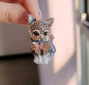 Cat Brooch Pin Fashion Jewelry FAST Free Shipping 1.8 Inch
