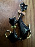 Vintage 2 Cats w/ Bowties   Gold & Black Cat Brooch/Pin