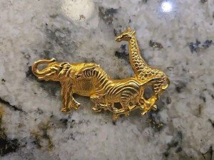 VTG Premier Designs Golden Brooch Elephant Zebra Giraffe PD Crown Pin  *J12