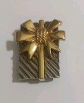Vintage Premier Designs Christmas Package Pin/Pendent  