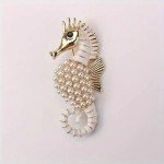 Elegant Vintage Seahorse Brooch Sparkling Rhinestones Ocean