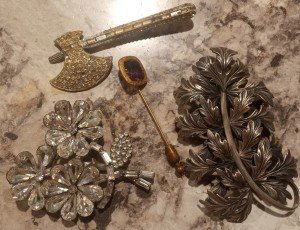 Vintage pin and brooches lot Naper