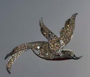 Vintage Sarah Coventry "Bird of Paradise"  (1965) Brooch Pin Rhinestone