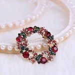 Gyn&Joy Vintage Green Red Austrian Crystal Round Christmas Wreath Pin Brooch BZ291