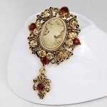 Ezing 4Pcs Brooch Lot with Princess Queen Beauty Head Frame Crystal Cameo Brooches Pins Set
