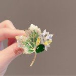 Vintage Green Crystal Maple Leaves Brooches for Women Luxury Rhinestone Flower Wedding Banquet Party Dress Brooch Pins Jewelry