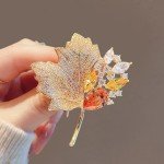 Vintage Green Crystal Maple Leaves Brooches for Women Luxury Rhinestone Flower Wedding Banquet Party Dress Brooch Pins Jewelry