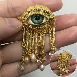 Women Men Vintage Eyes of Demon Brooch Pins Exaggerated Trendy Style Imitated Pearl Delicate Tassels Metal Badge Jewelry