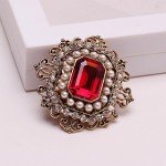 Vintage Rhinestone Brooch for Women Girls Baroque Rectangle Crystal Shell Pearl Brooches Elegant Wedding Christmas Ornament Gift