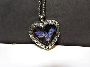 Personalized Birth Month Flower Necklace with Pressed Flowers