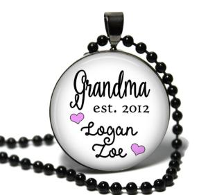 Personalized Grandma Pendant Necklace with Custom Names