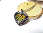 Personalized Birth Month Flower Necklace with Pressed Flowers