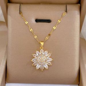 Flower Pendant Necklace in 18K Gold Plated Steel