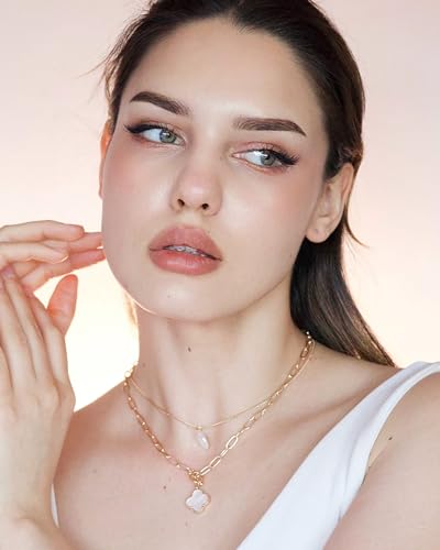 POMINA Chunky Coin Fashion Gold Necklace Trendy Statement Toggle Necklaces Women Clover Pearl Coin Pendant Thick Link Chain Layered Pearl Gold Necklaces for Women (2pc_Clover-Pearl)