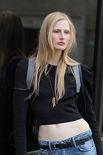 PERNNLA PEARL Statement Leaf Pendant Long Necklaces Dainty Gold Chain Sweater Necklaces Multi-layer Y Necklace for Women Boho Fashion Jewelry