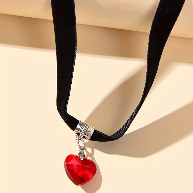 ISCASSE Black Choker Necklaces for Woman Love Heart Choker Necklace Adjustable Velvet Choker Soft Collar Chain Red Heart Necklace Halloween Cosplay Party