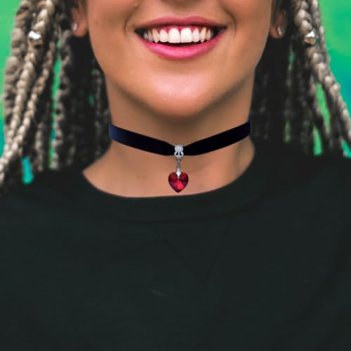 ISCASSE Black Choker Necklaces for Woman Love Heart Choker Necklace Adjustable Velvet Choker Soft Collar Chain Red Heart Necklace Halloween Cosplay Party