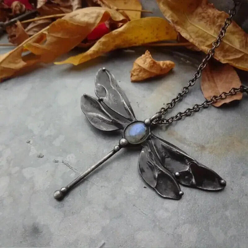 Dragonfly & Moonstone Necklace - Retro Vintage Women's Fashion