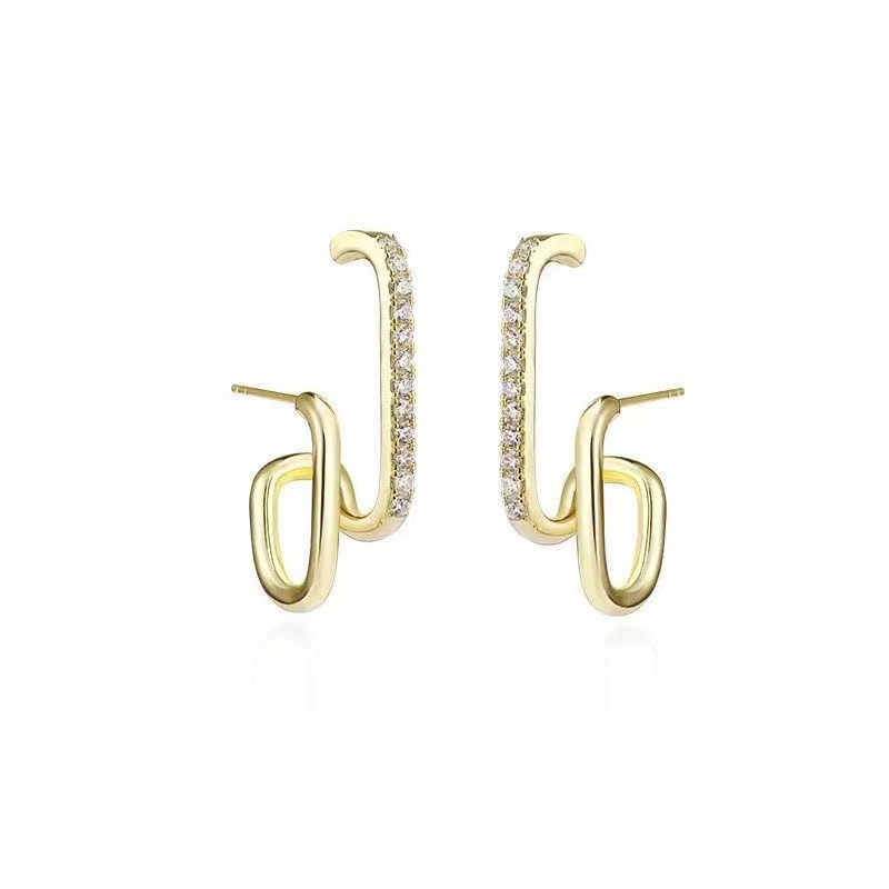Korean Pearl Claw Stud Earrings - Unique Luxury