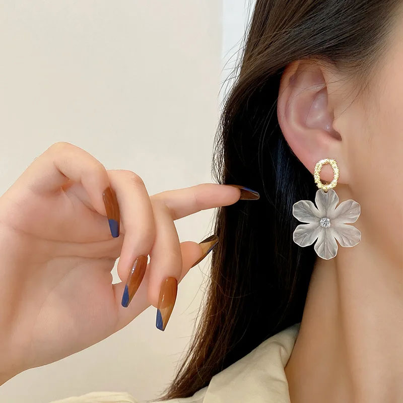 Delicate White Flower Rhinestone Hanging Earrings