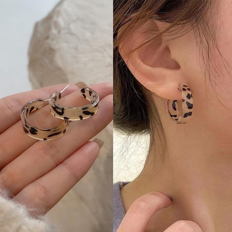 Elegant Retro Acrylic Hoop Earrings for Women