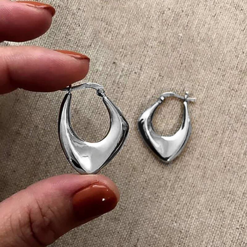 Geometric Metal Hoop Earrings for Everyday Style