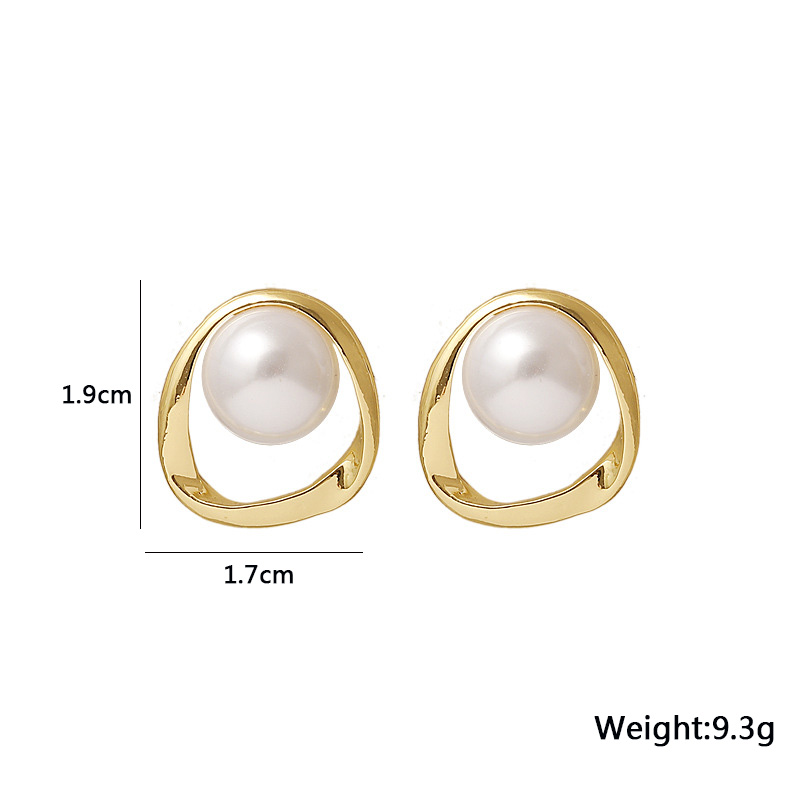 Gold Imitation Pearl Round Stud Earrings for Women