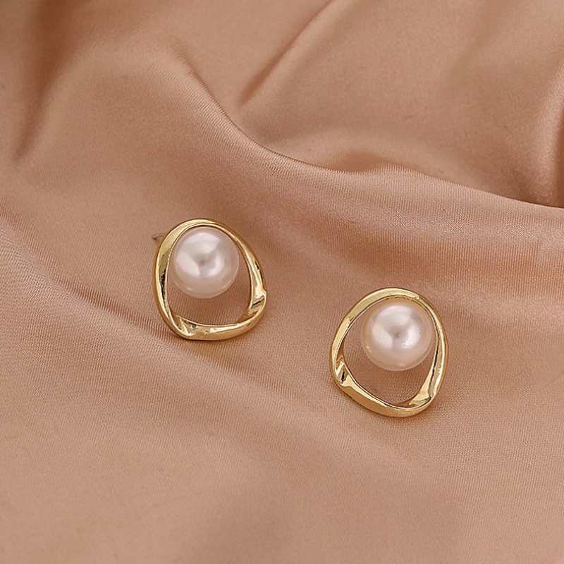 Gold Imitation Pearl Round Stud Earrings for Women
