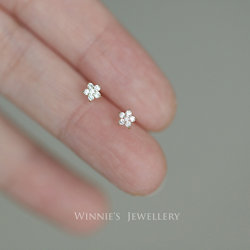 Exquisite S925 Silver Heart Flower Stud Earrings