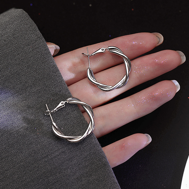 Trendy Vintage Braid Circle Dangle Earrings