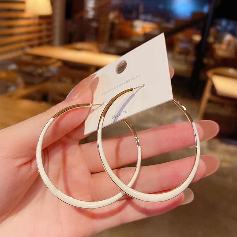 Dainty White Daisy Enamel Dangle Earrings