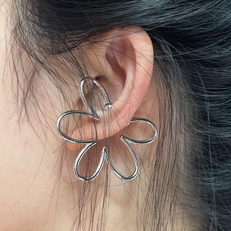 Exaggerated Silver Hollow Flower Ear Cuff Jewelry