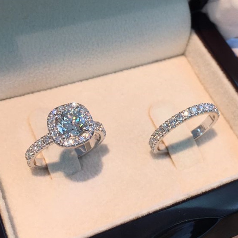 Elegant Silver Princess Ring with White Zircon