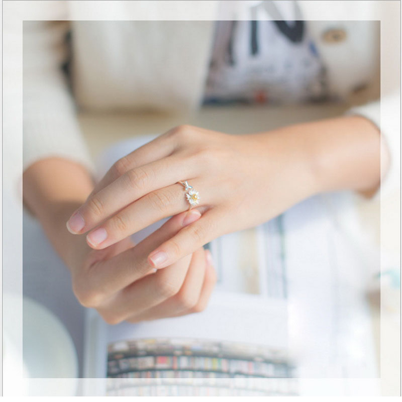 Korean Vintage Daisy Flower Adjustable Ring