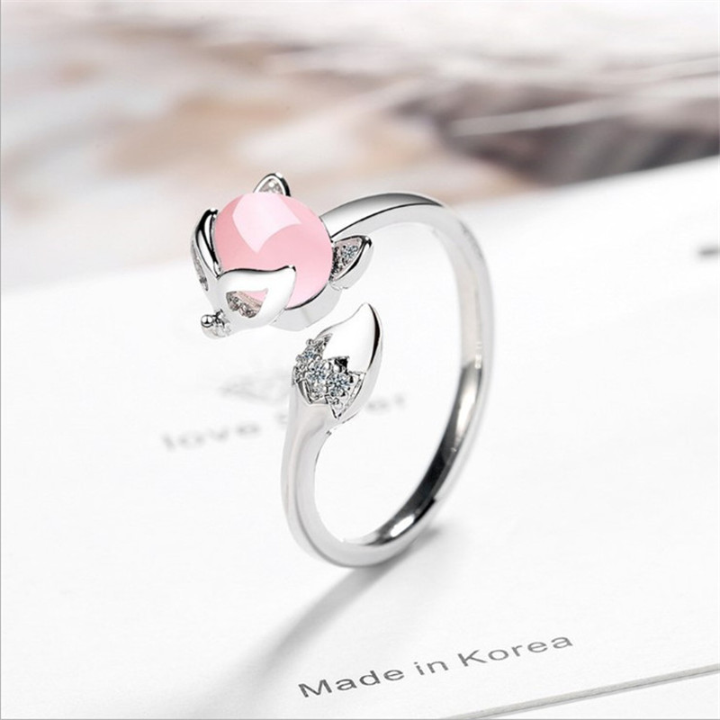 Elegant Adjustable Daisy Flower Ring for Women