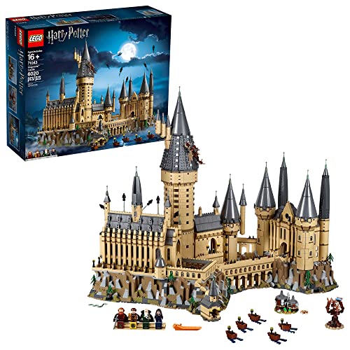 Harry Potter Hogwarts Castle LEGO Set - 27 Minifigures