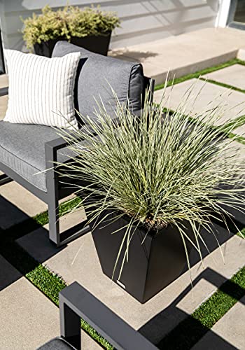 Veradek Nobleton Large Plastic Planter - All-Weather Use