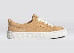 Cariuma Suede Sneakers